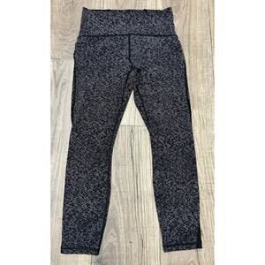 Lululemon Train Times 7/8 Pant (25") in Soundwave White Black / Black